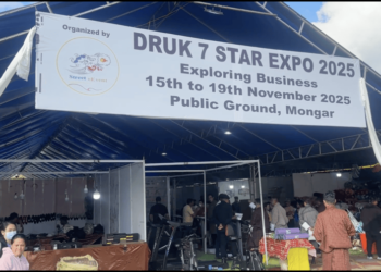 Trade fair draws crowds in Monggar as over 40 Indian merchants take part